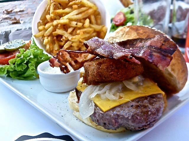 Corner Bistro Rotonde