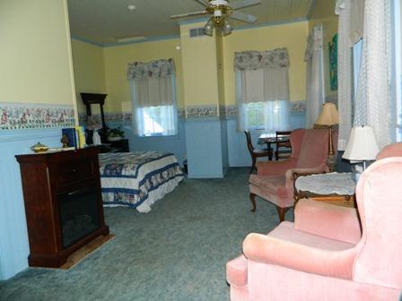 Helm's St Charles Inn