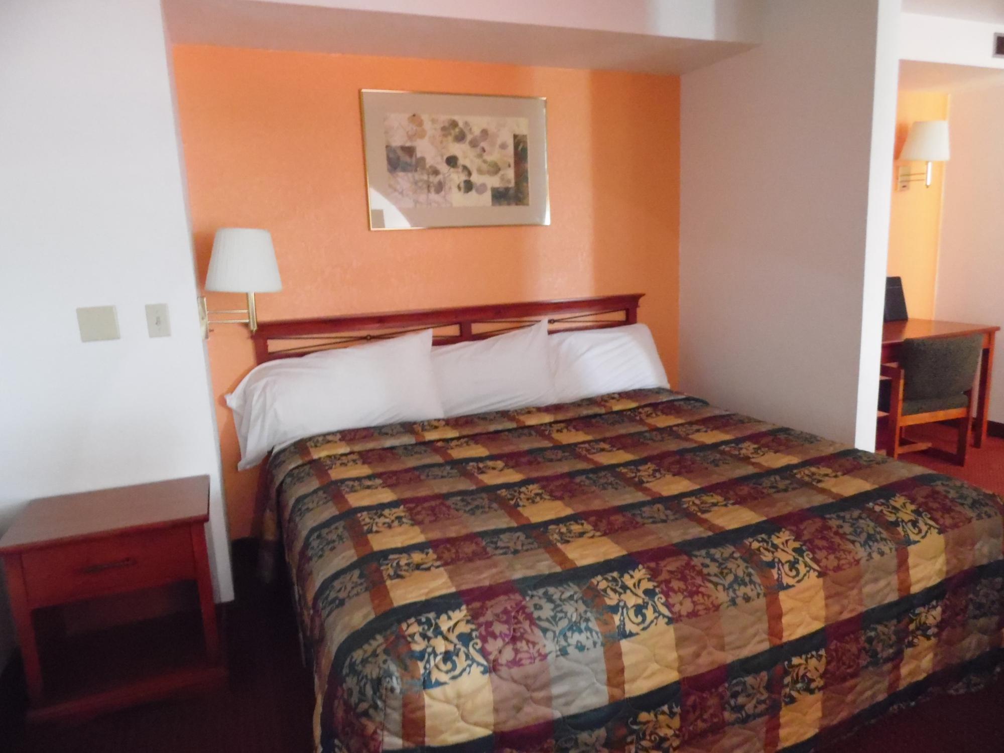 American Inn & Suites