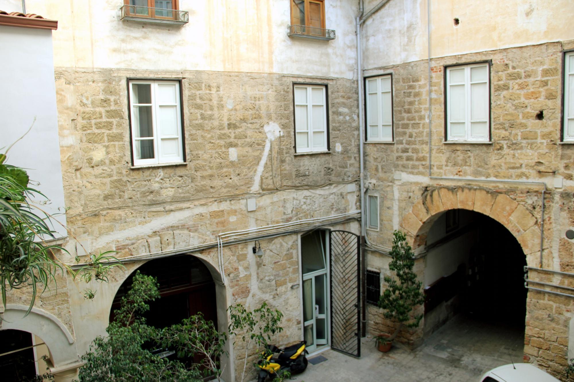 BeeClaire Guest House