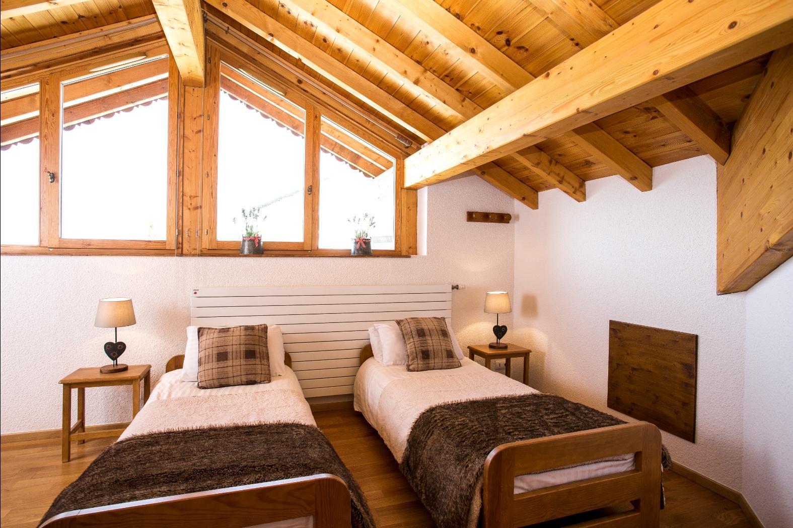 Neilson Chalet Le Lac Blanc 1