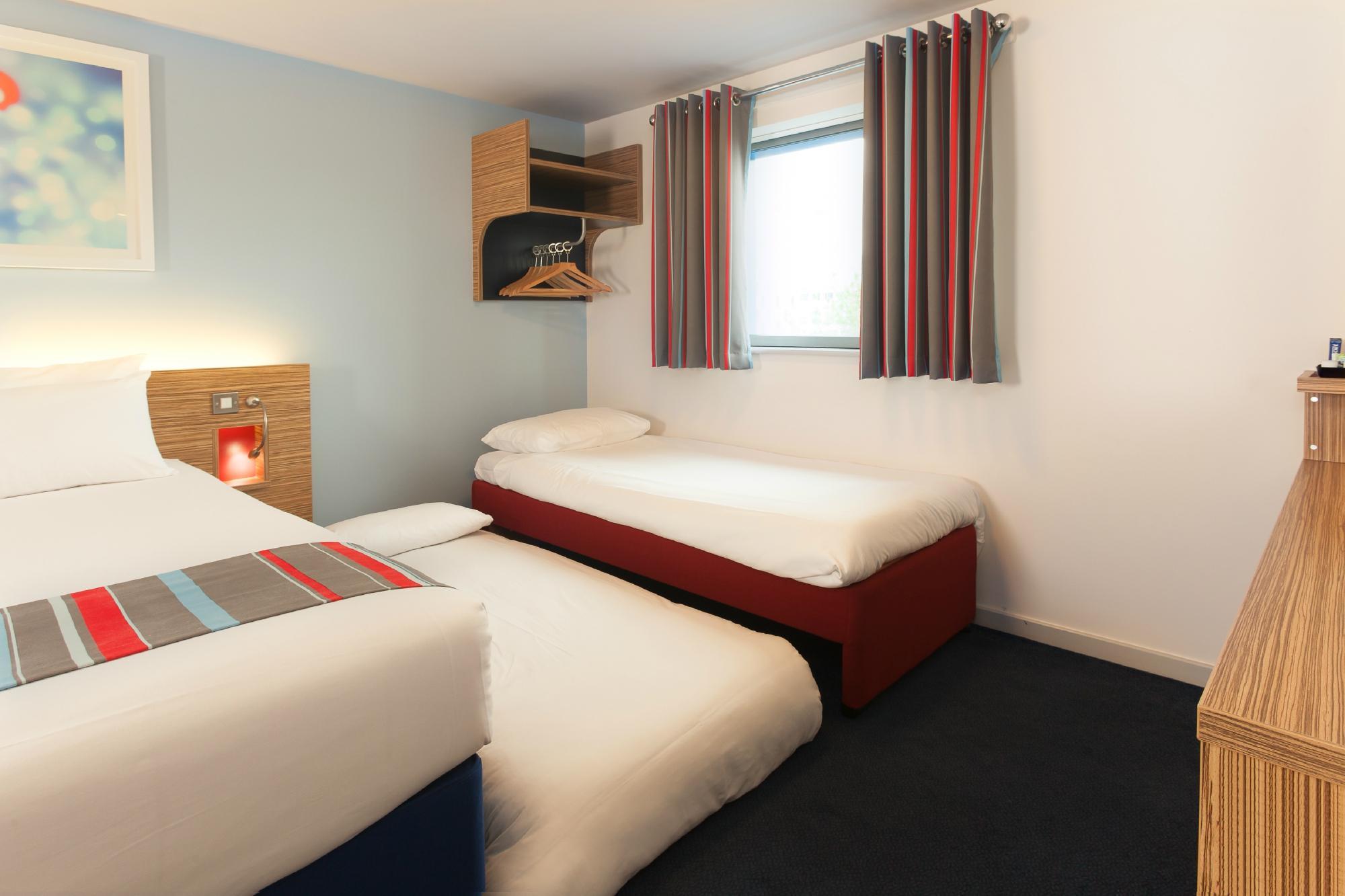 Travelodge Cardiff Llanedeyrn