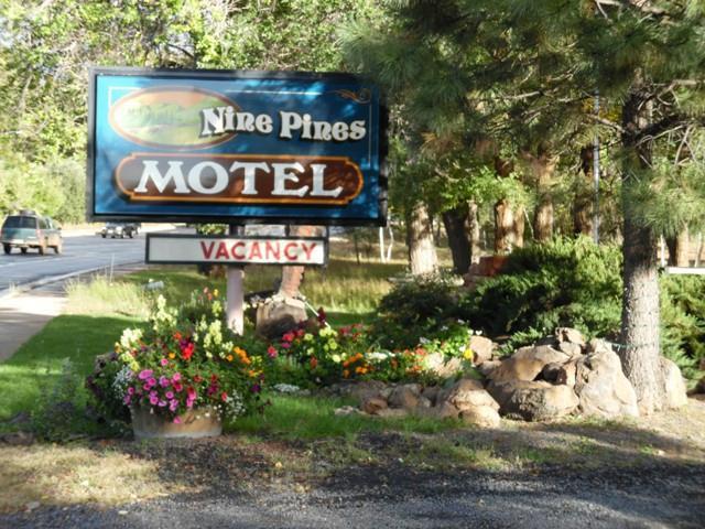 Nine Pines Motel