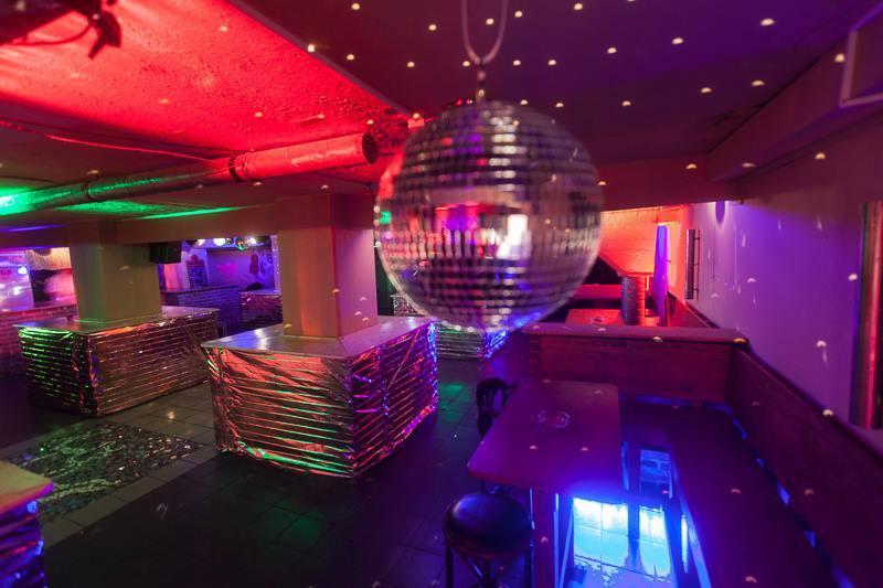 8chtVorne - DerStudentenkeller