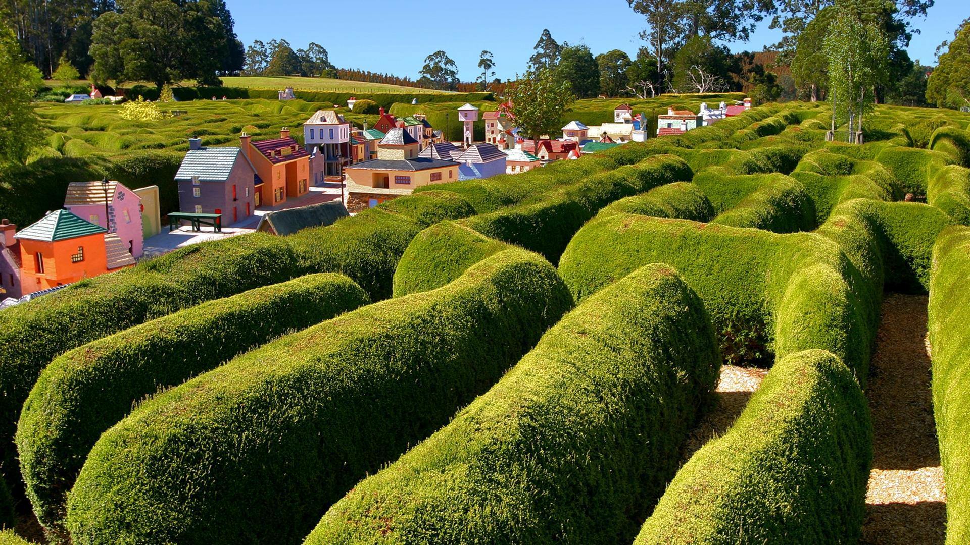 Tasmazia & The Village of Lower Crackpot