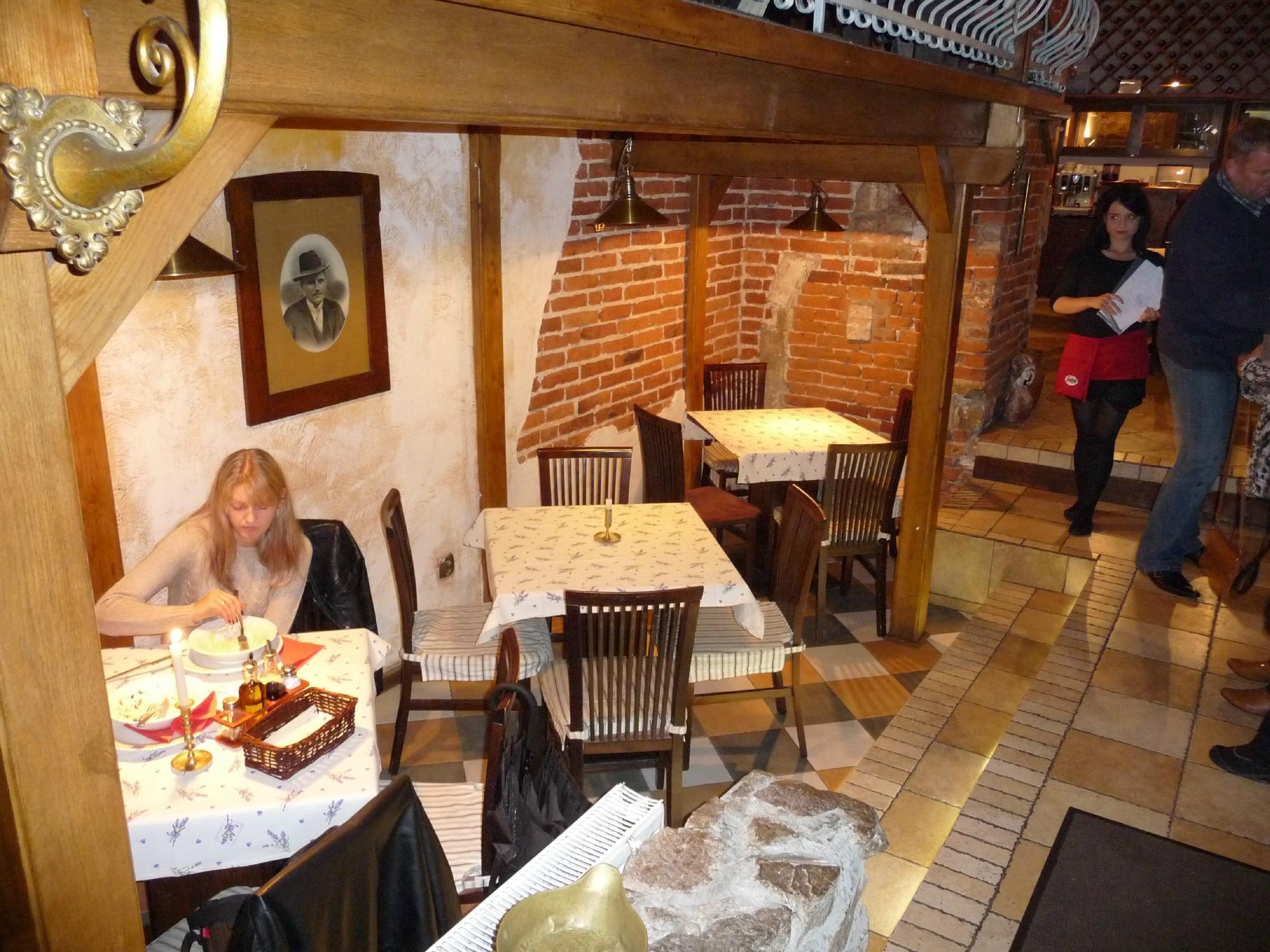 La Famiglia Trattoria