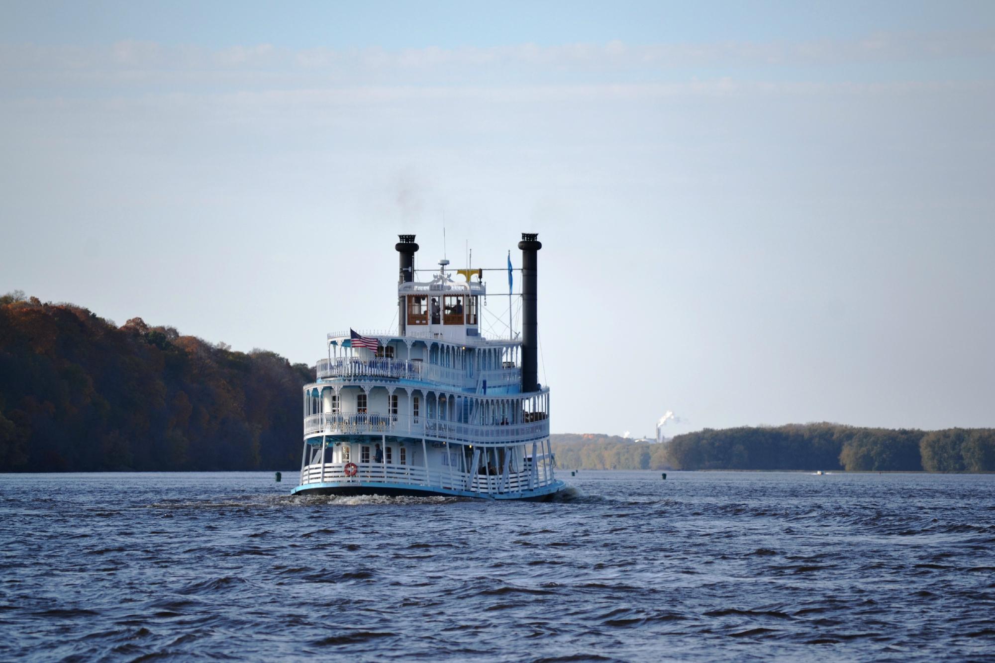 Mississippi Explorer River Boat Cruises