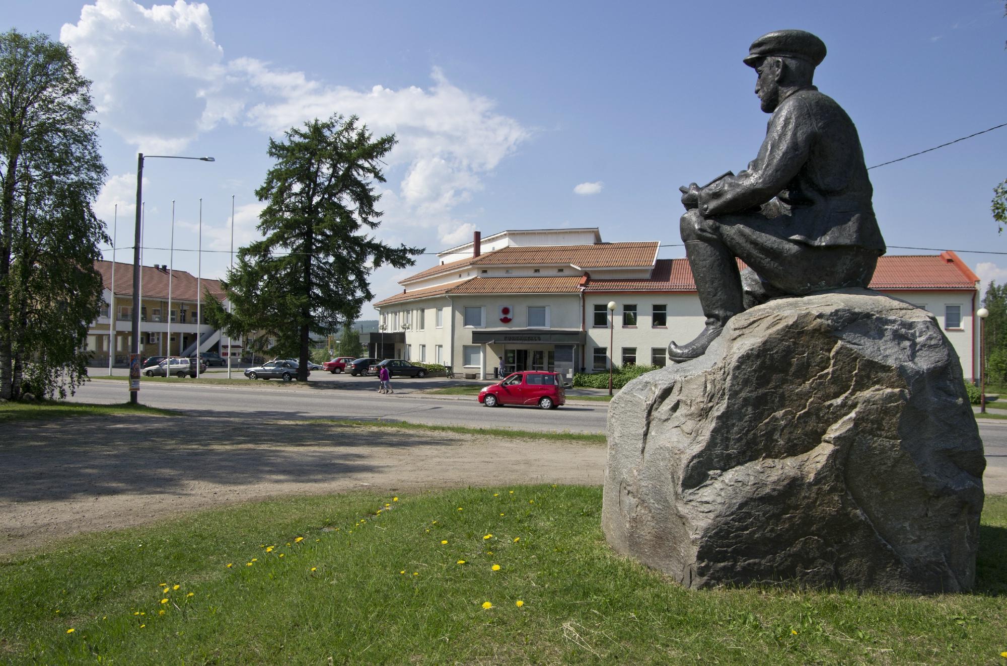 Väinö Kataja Statue