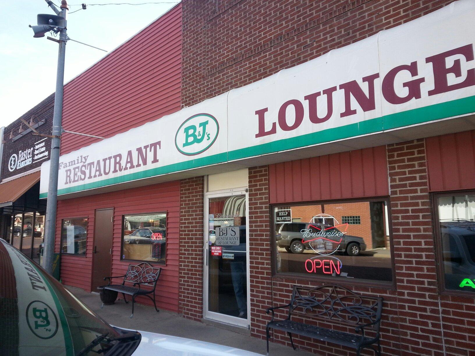 B&J's Family Restaurant & Lounge