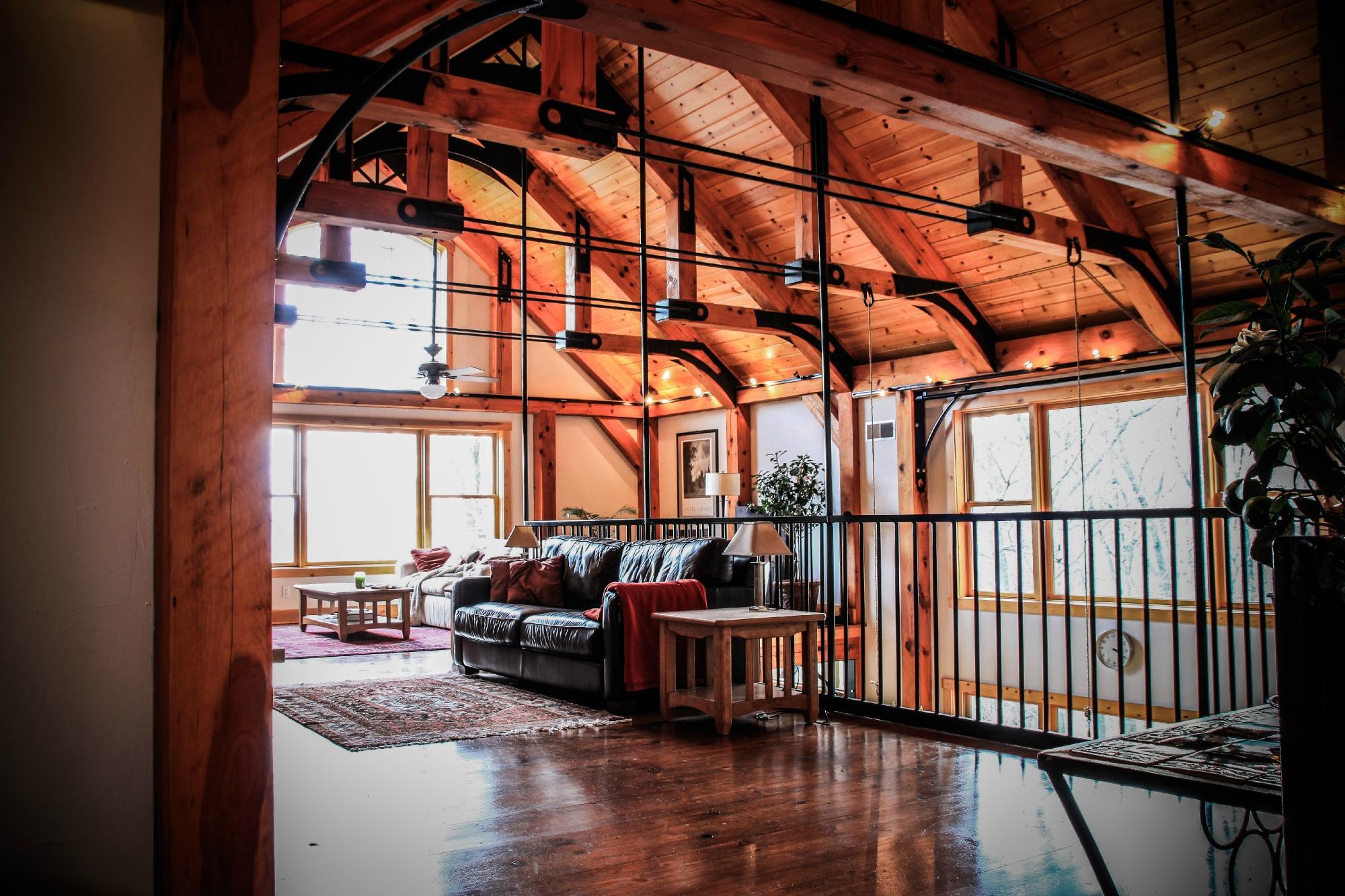 Brush Mountain Lodge