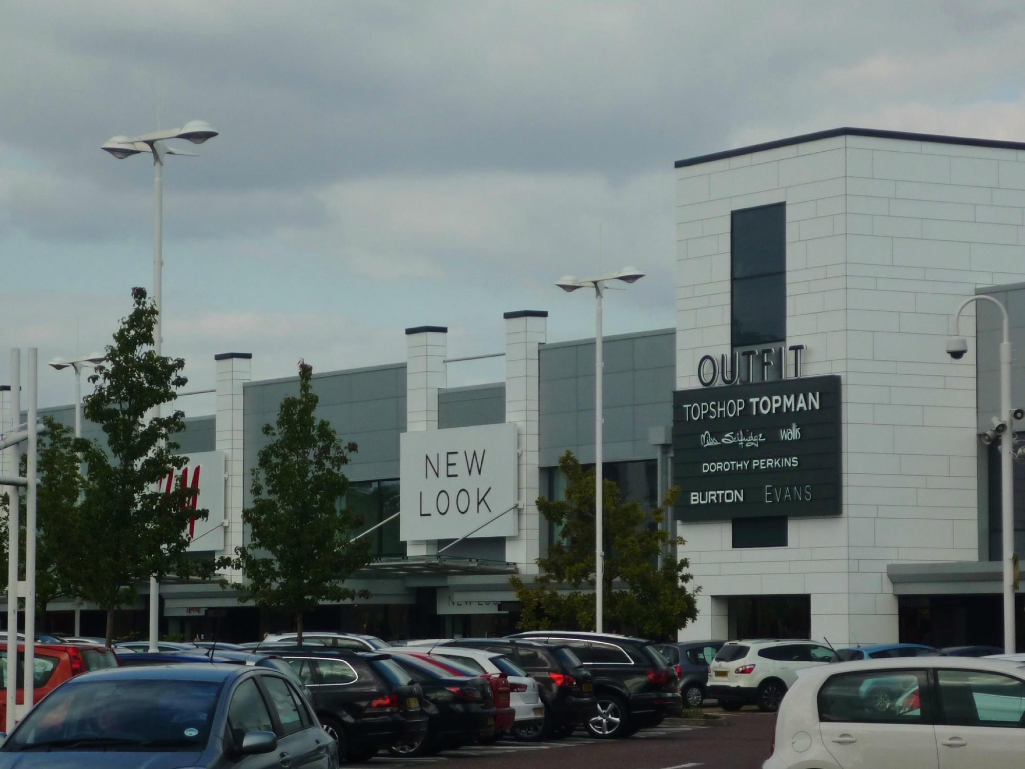 The Coliseum Shopping Park