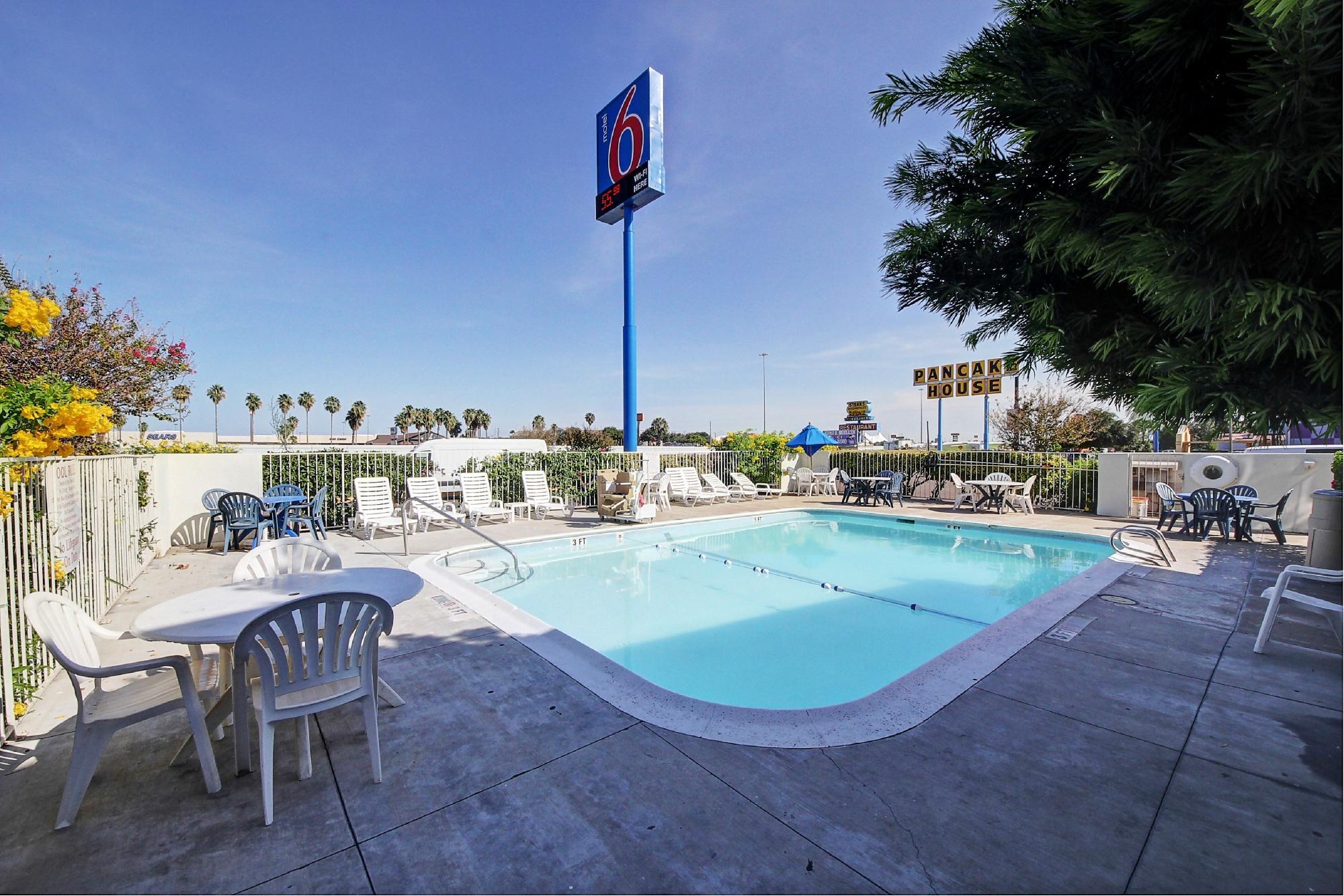 Motel 6 Laredo South