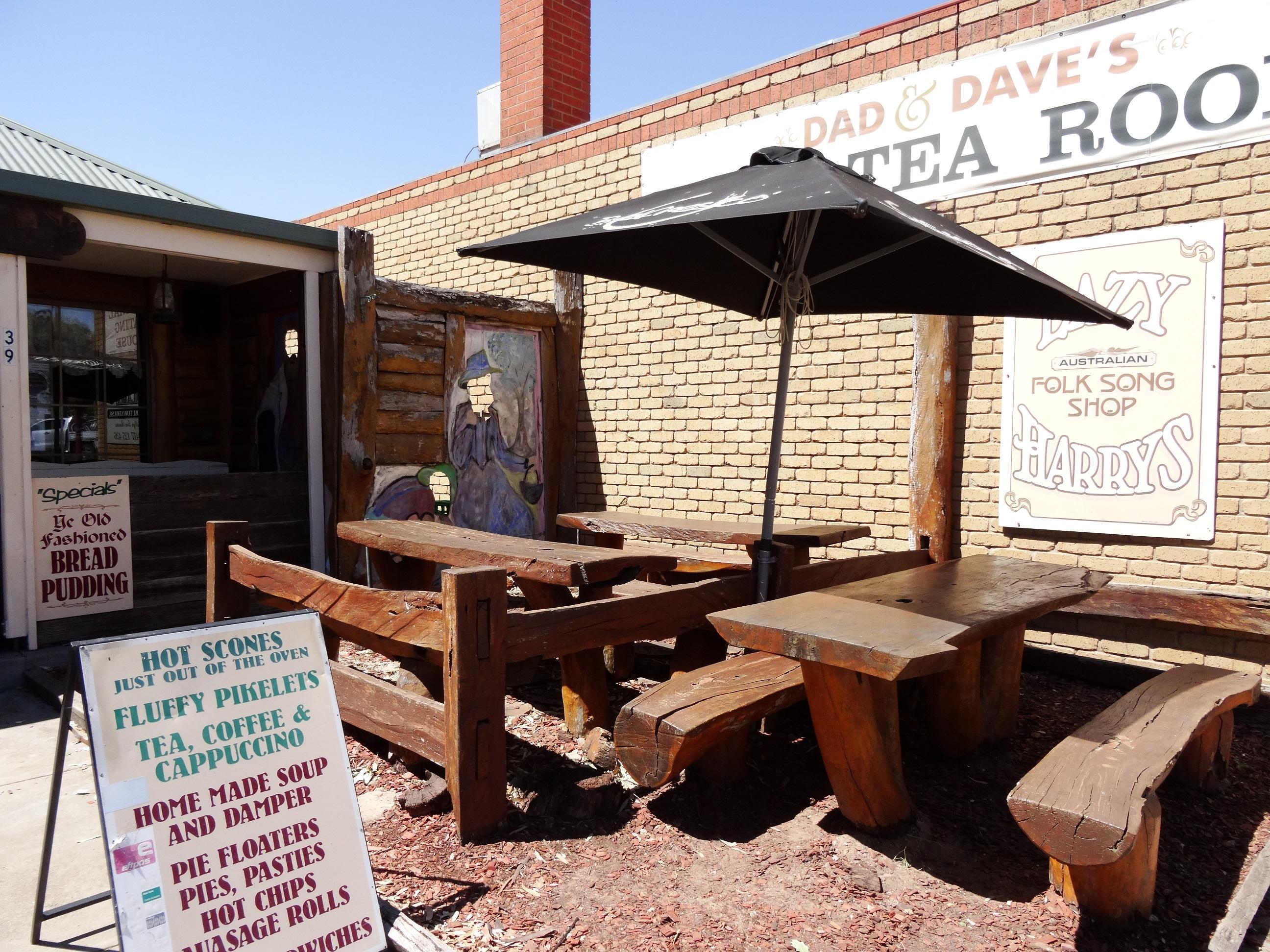 Glenrowan Dad and Dave's Billy Tea Rooms and Accommodation