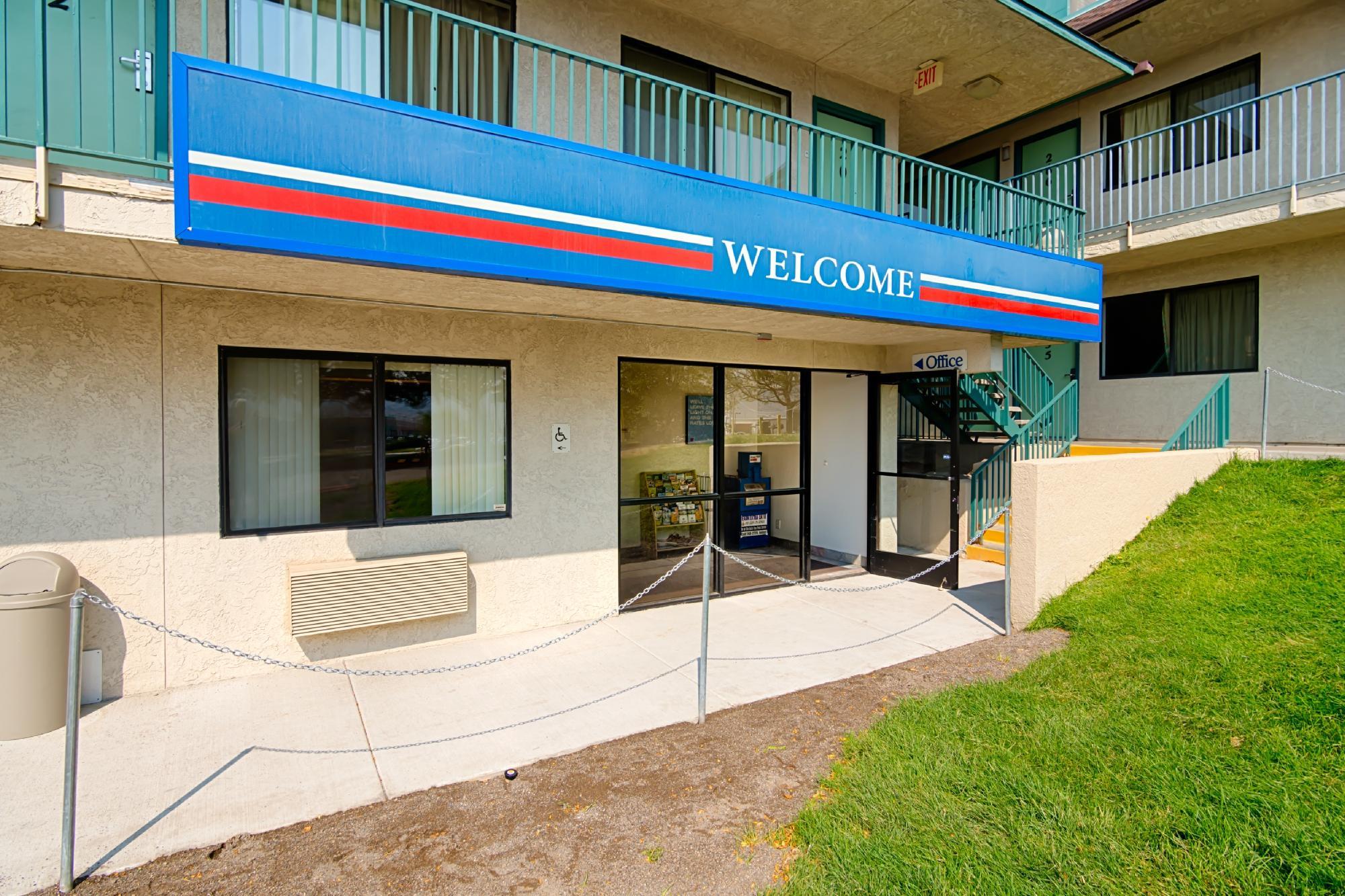 Motel 6