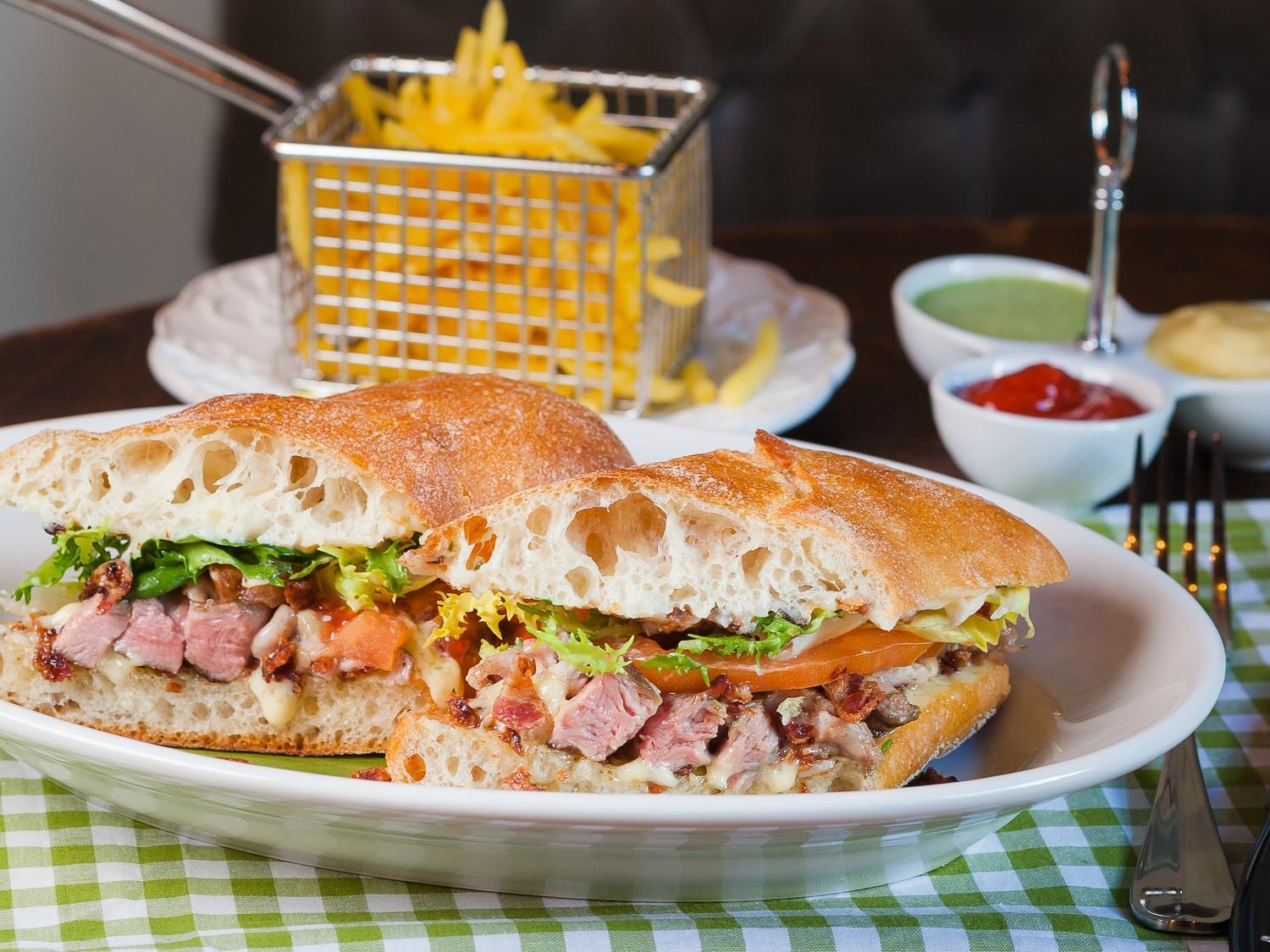 Stubä Bar & Restaurant