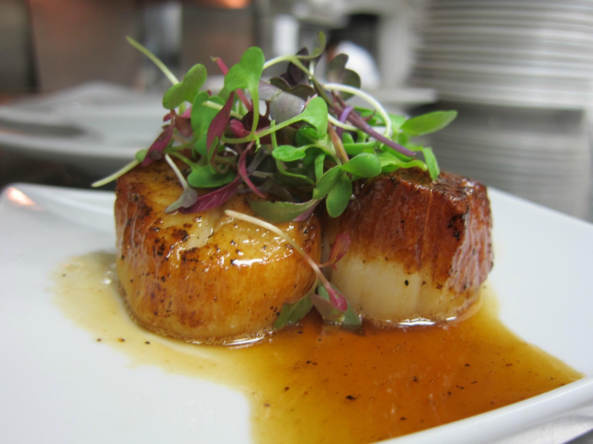 West Restaurant and Lounge