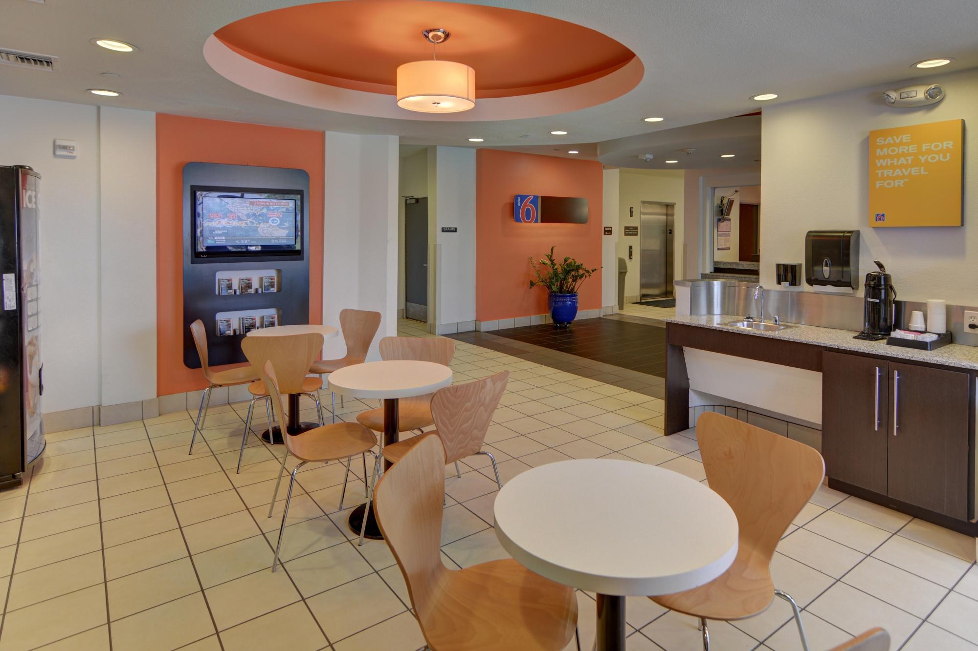 Motel 6-Roanoke TX - Northlake - Speedway