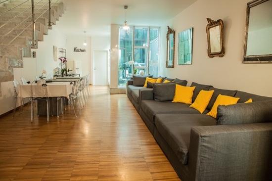 B&B Too Cute, Milano