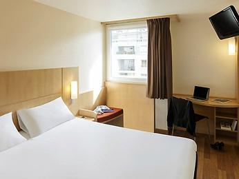 Ibis Lyon Gerland Rue Merieux