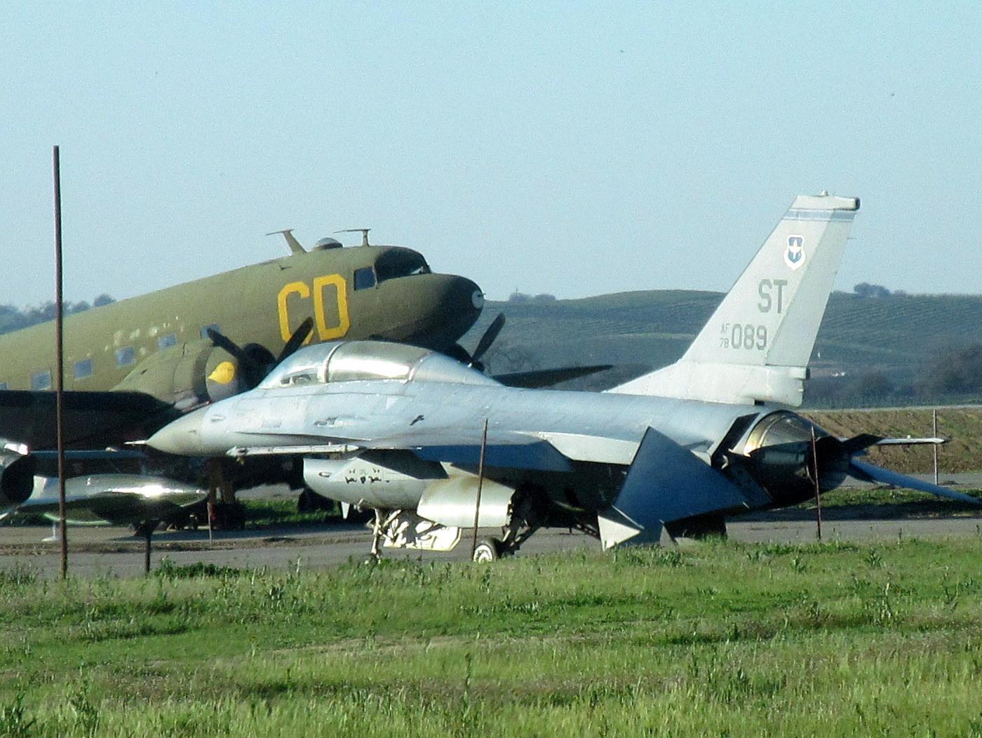 Estrella Warbird Museum
