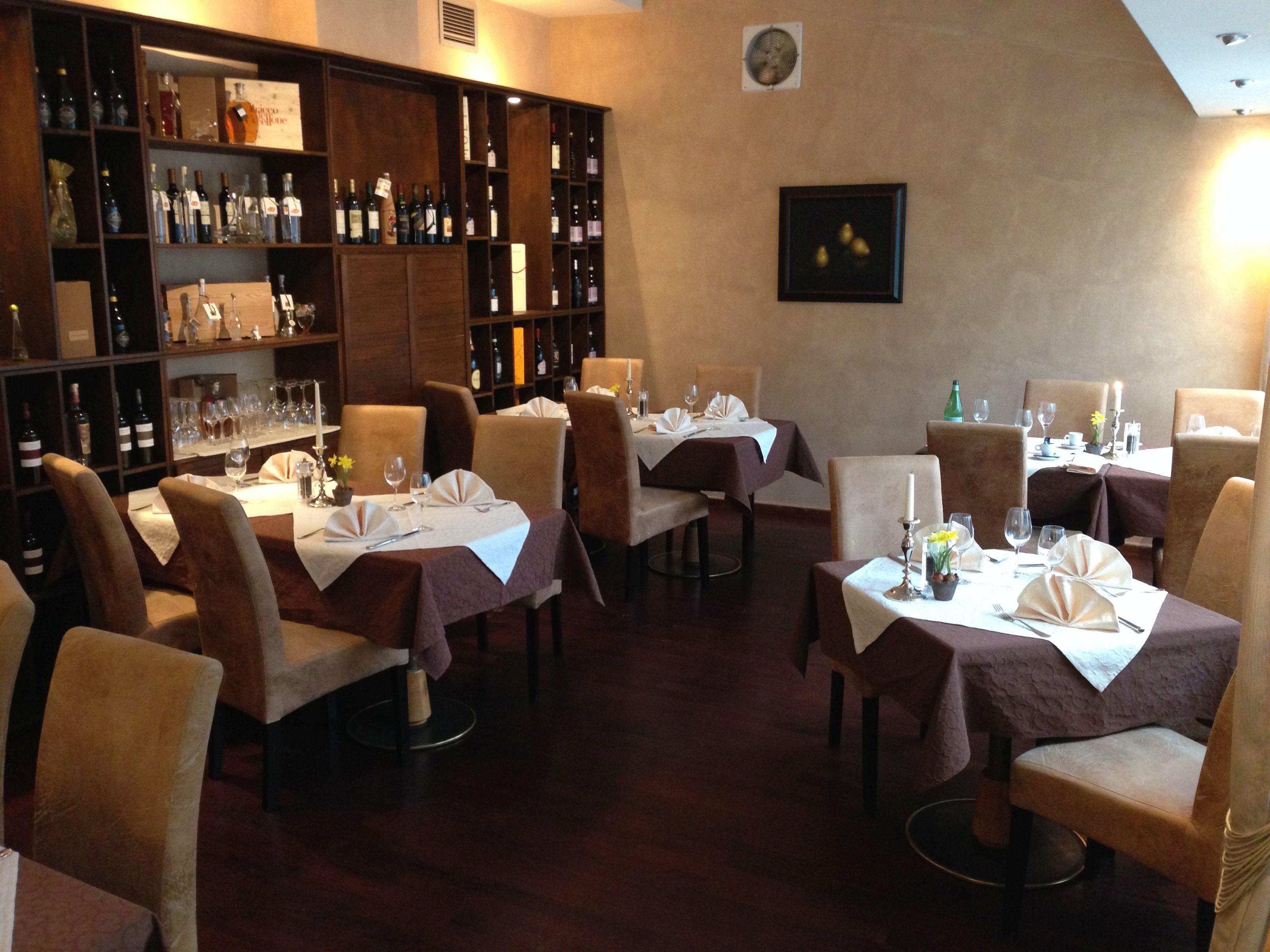 Photo by redlightonsinger