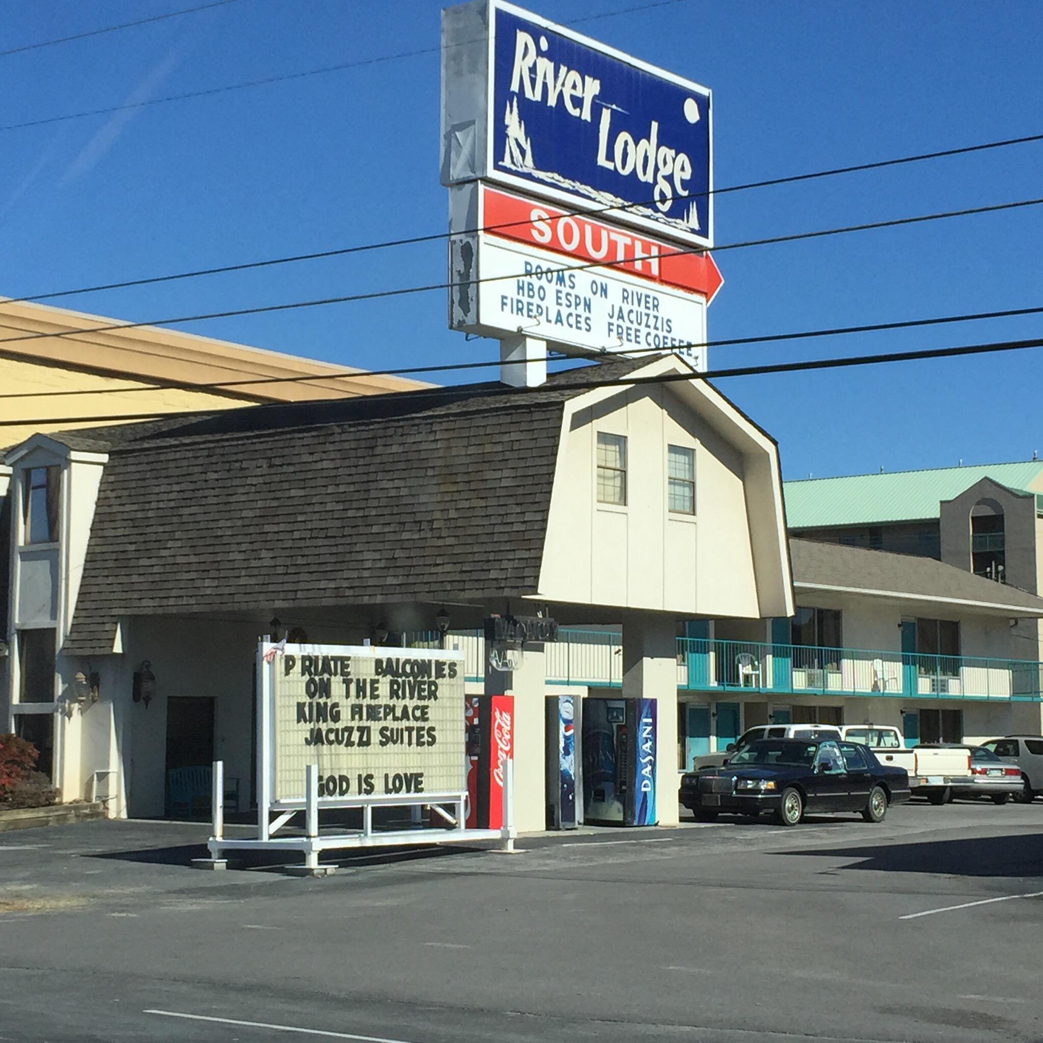 River Lodge South Motel