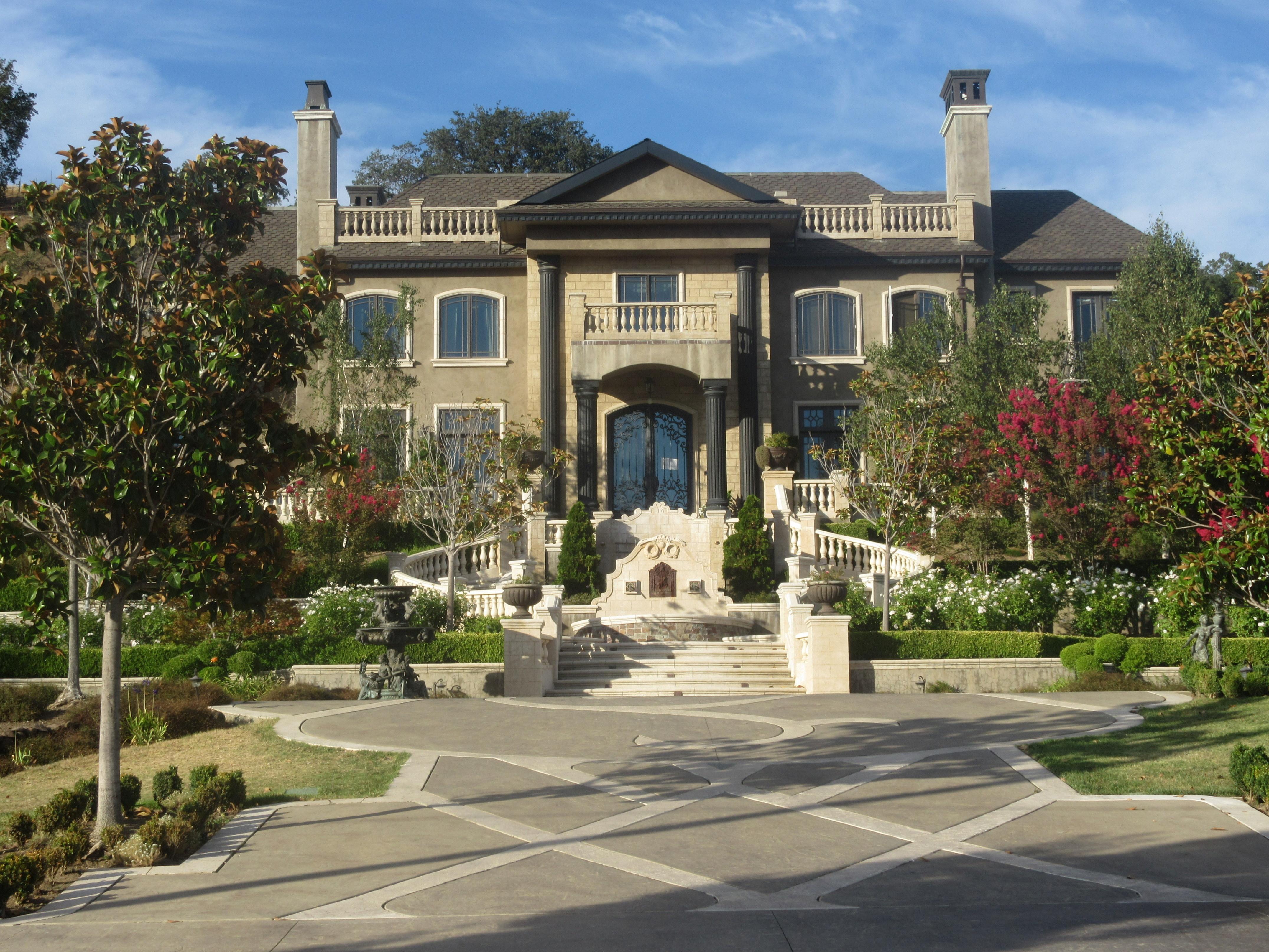 Castillo's Hillside Shire Winery