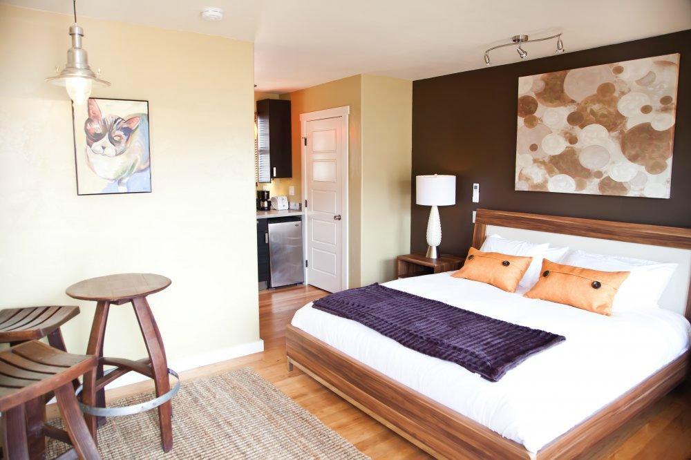 Flagstone Boutique Inn & Suites