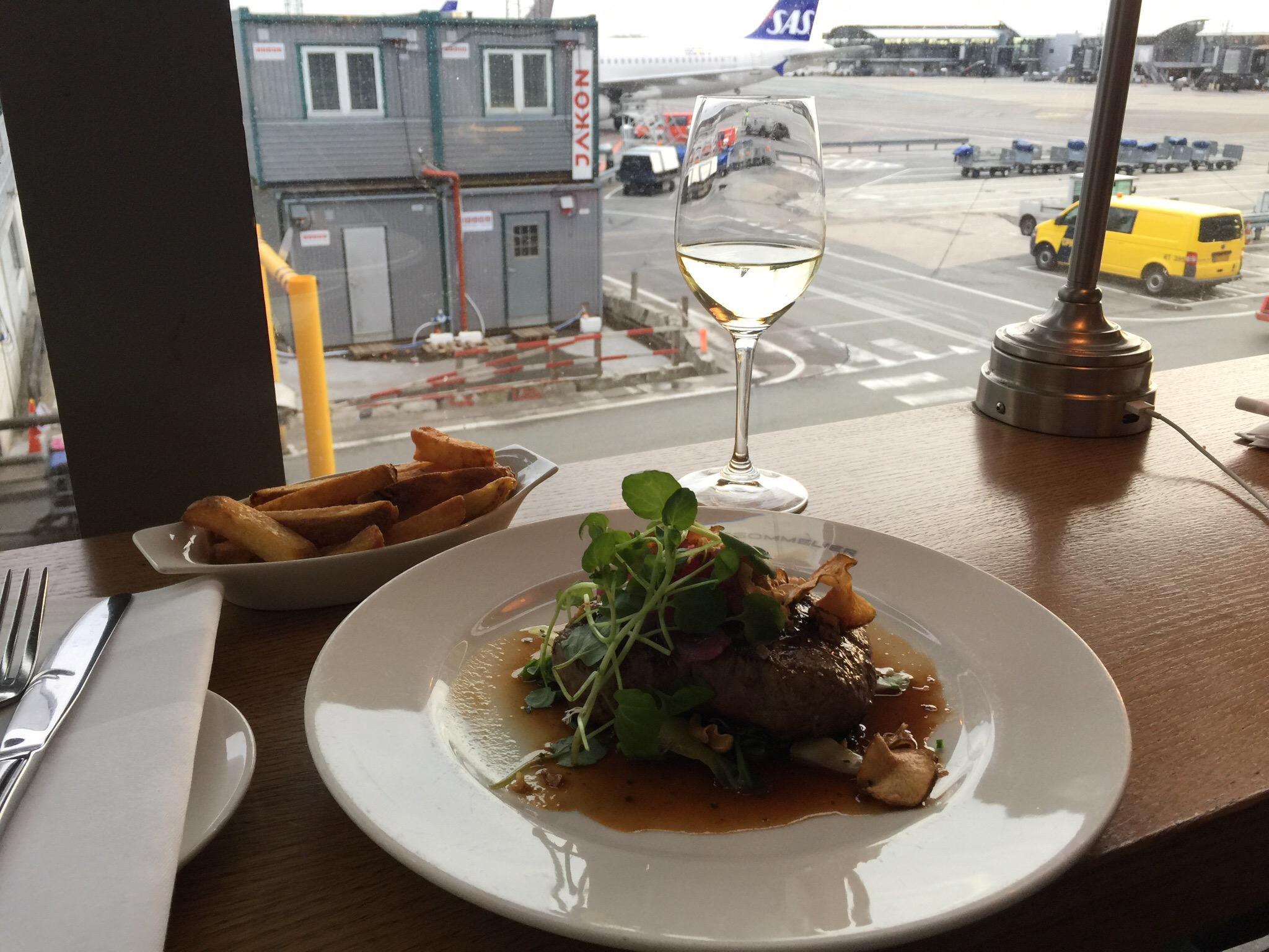 Le Sommelier Bar & Bistro