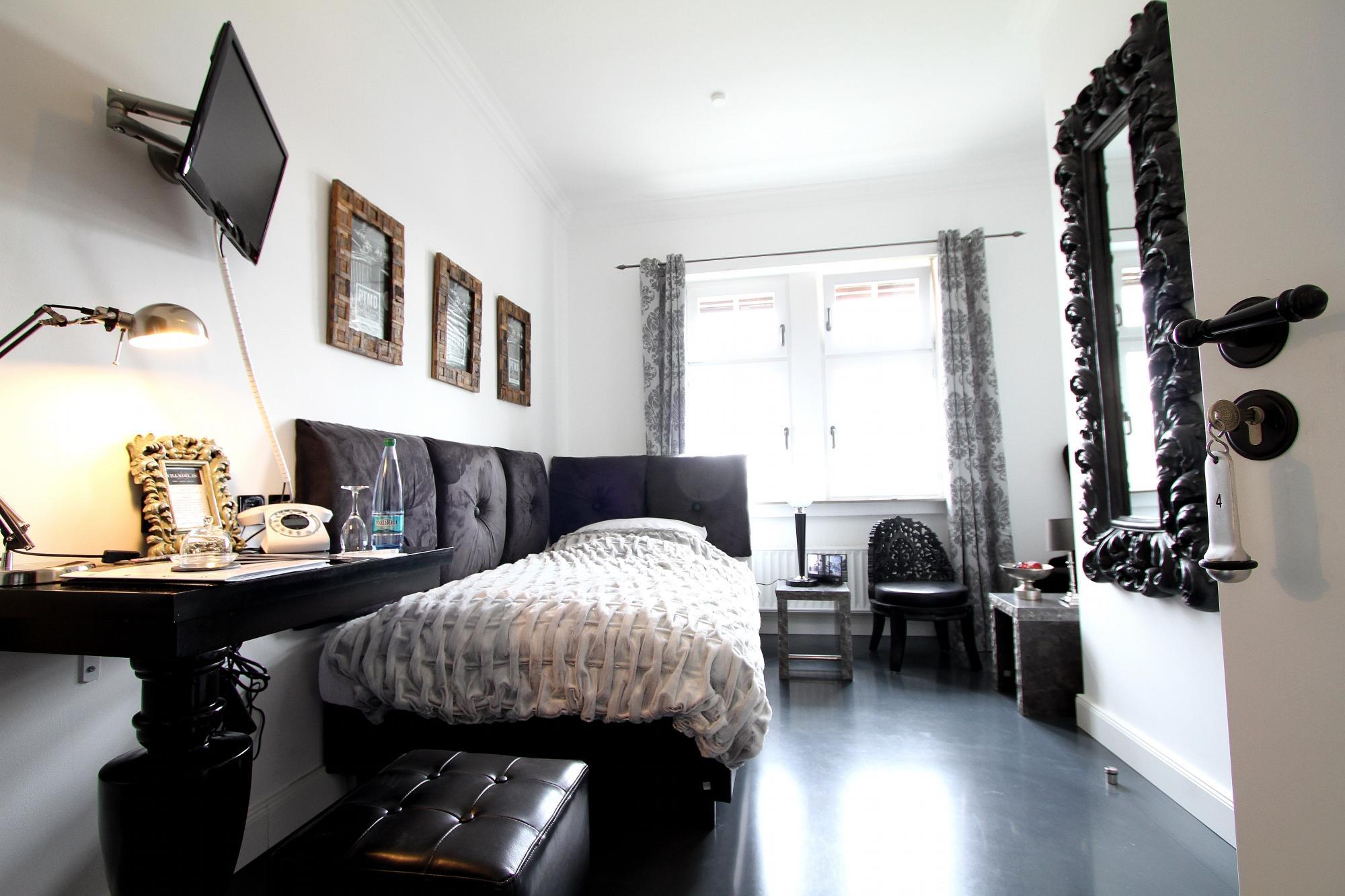 Villa Adel.es Boutique Hotel