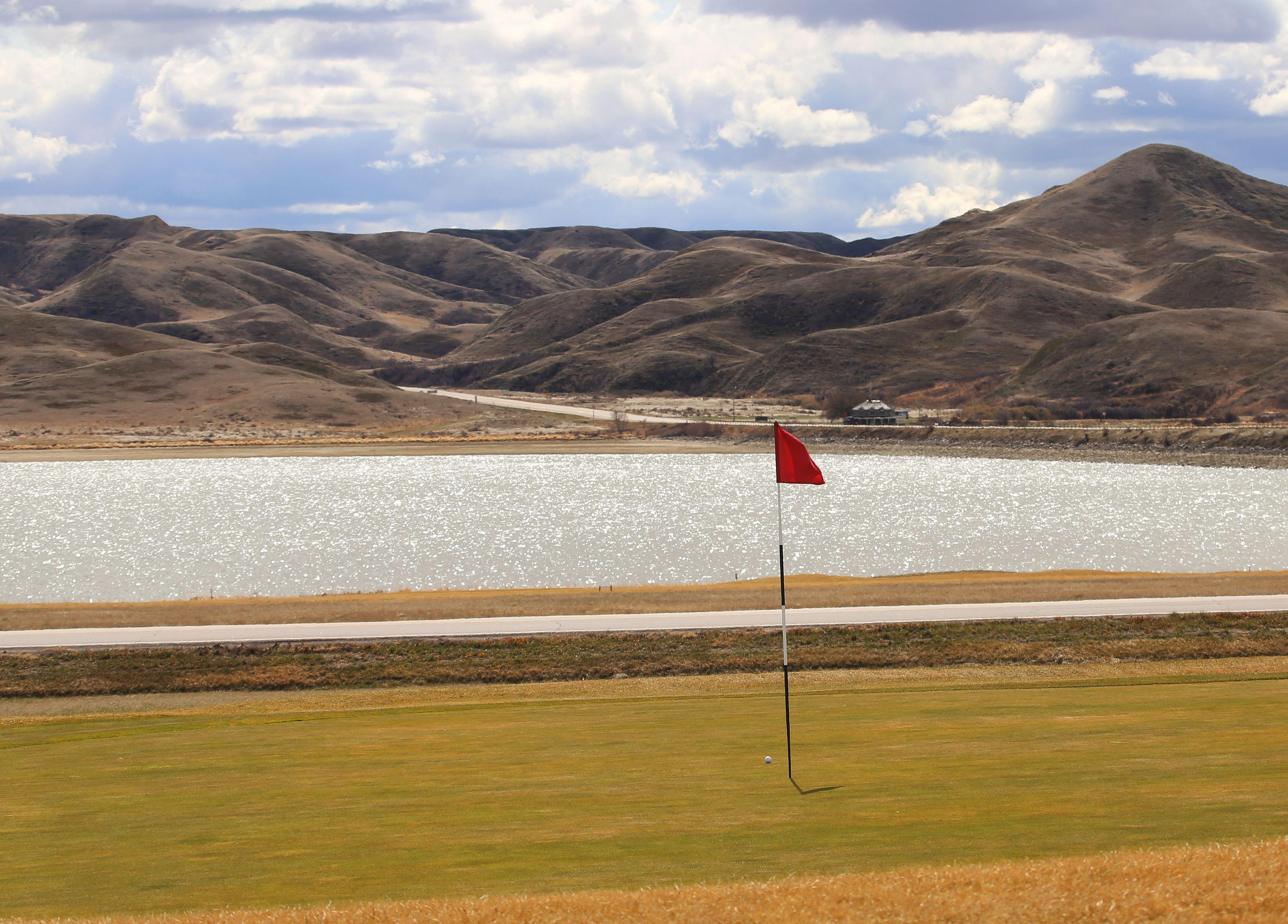 Saskatchewan Landing Golf Resort