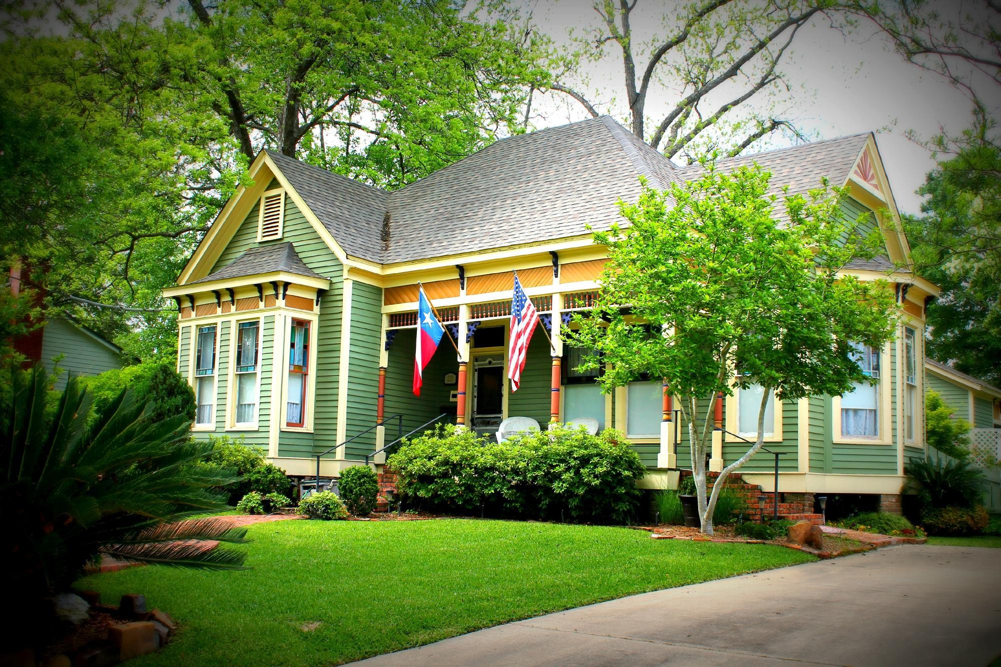 Azalea Inn Bed & Breakfast