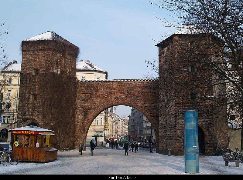 Photo by TravelSchah