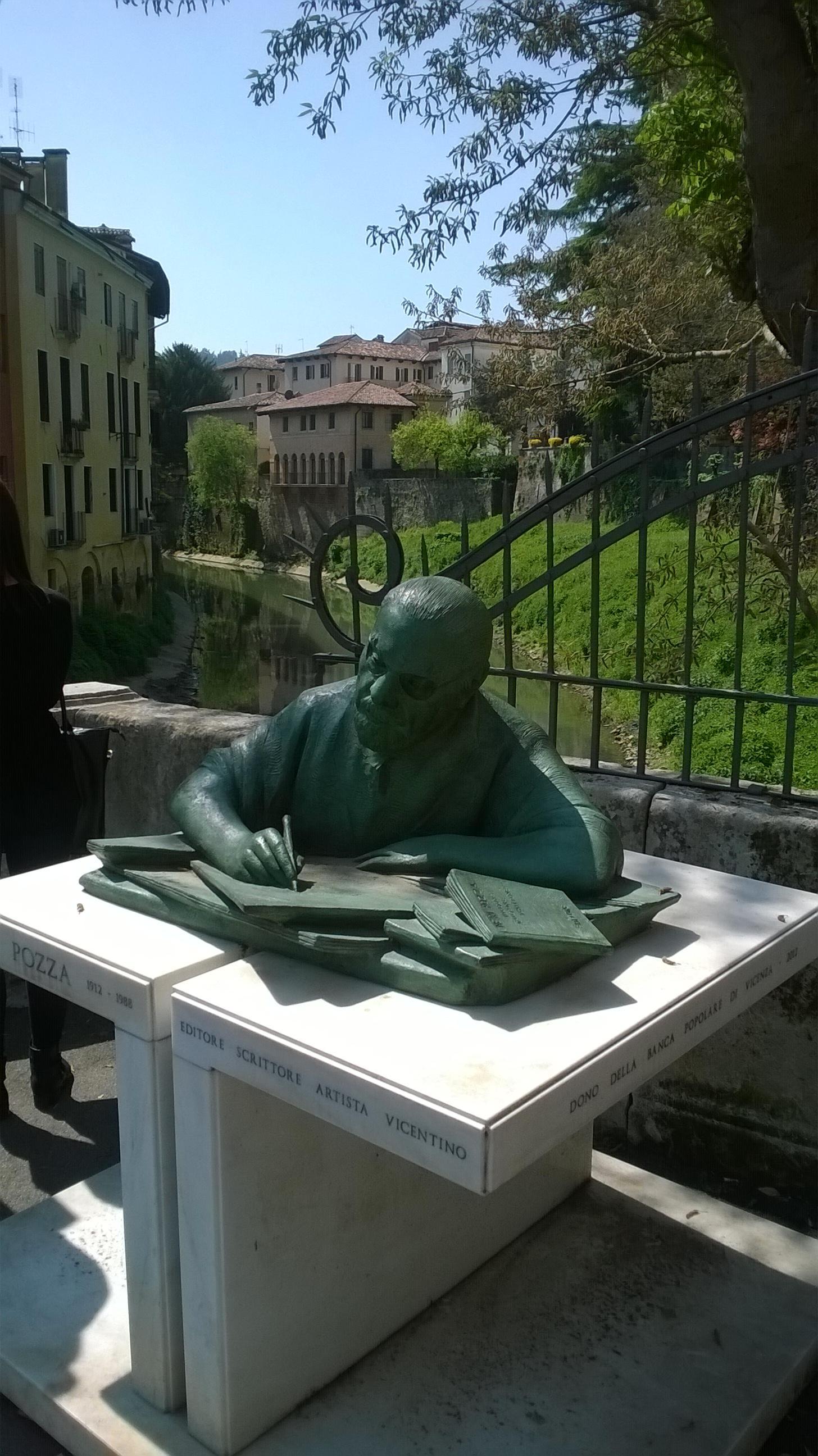 Monumento Neri Pozza