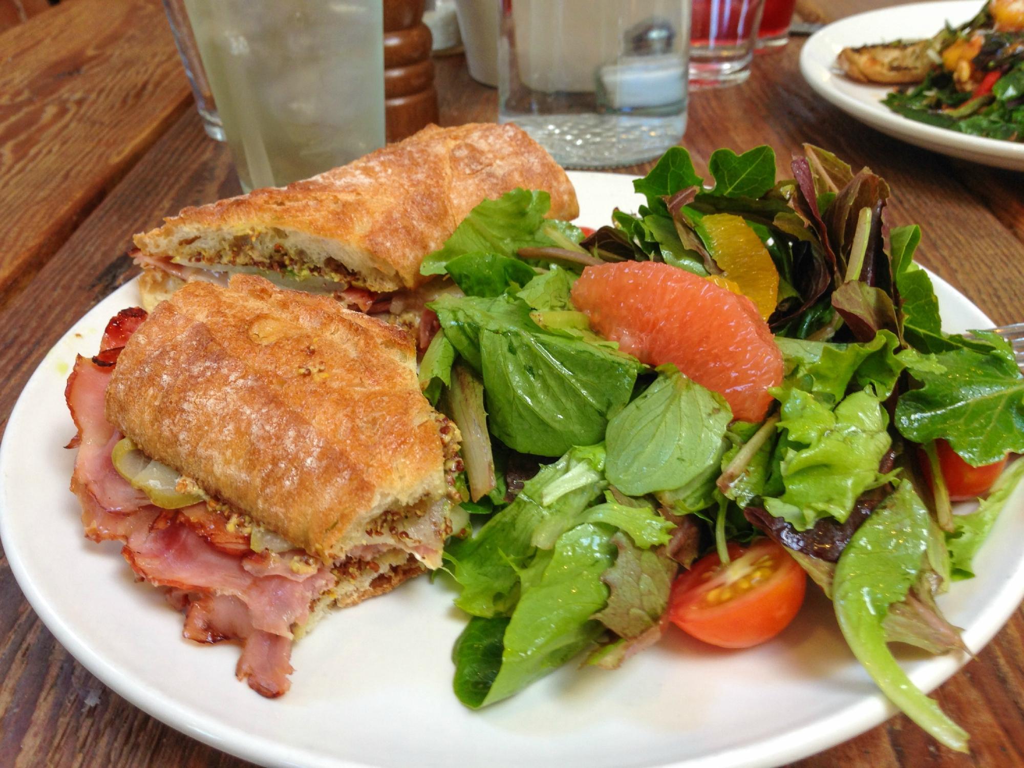 5 Points Market & Restaurant