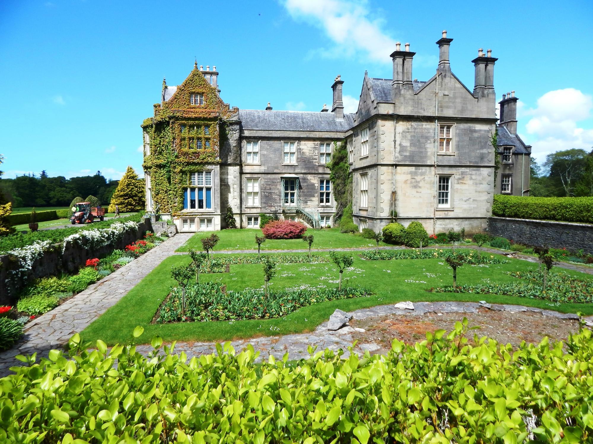 Muckross House, Gardens & Traditional Farms