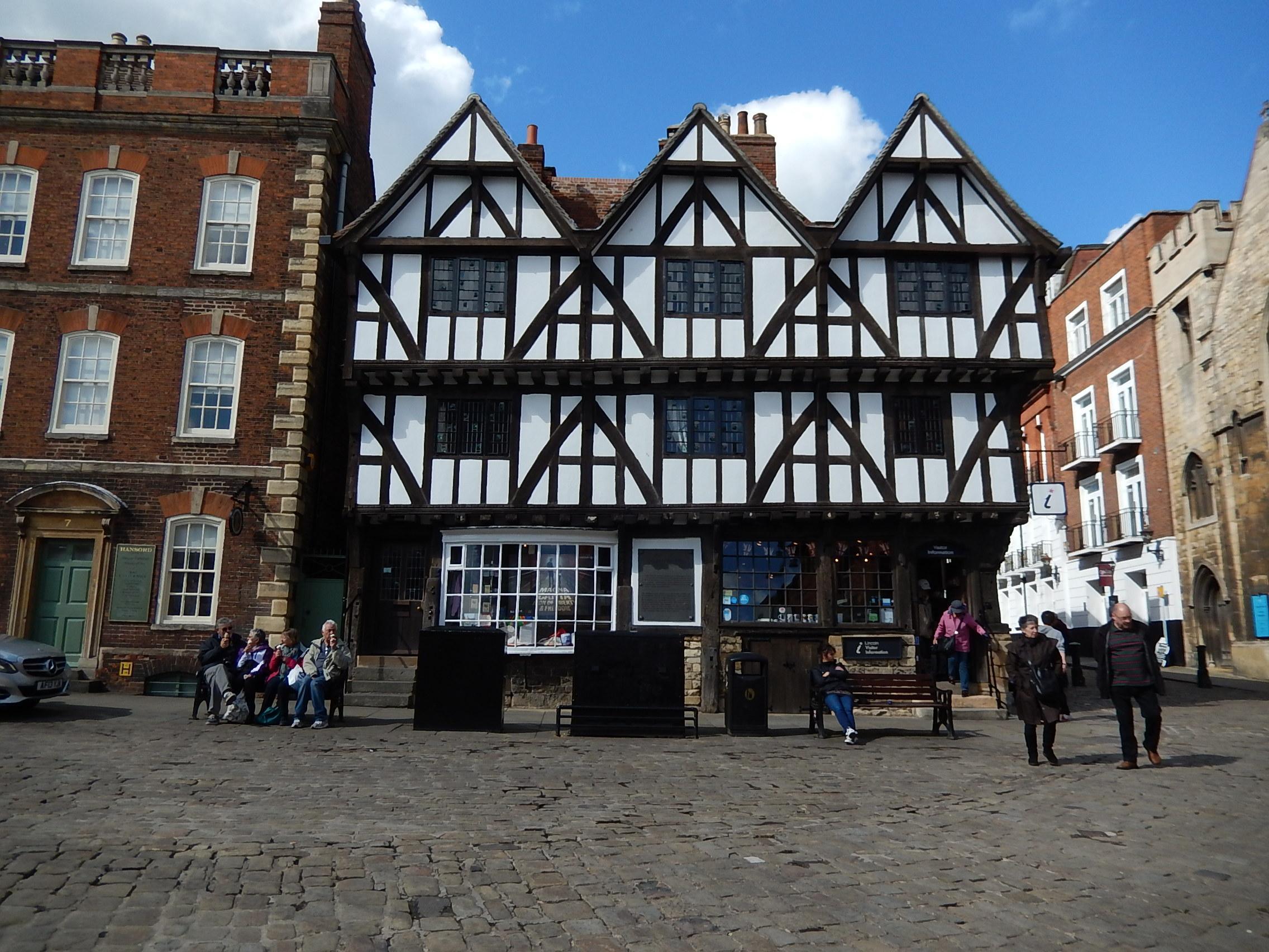 Photo by JohnMacLondon