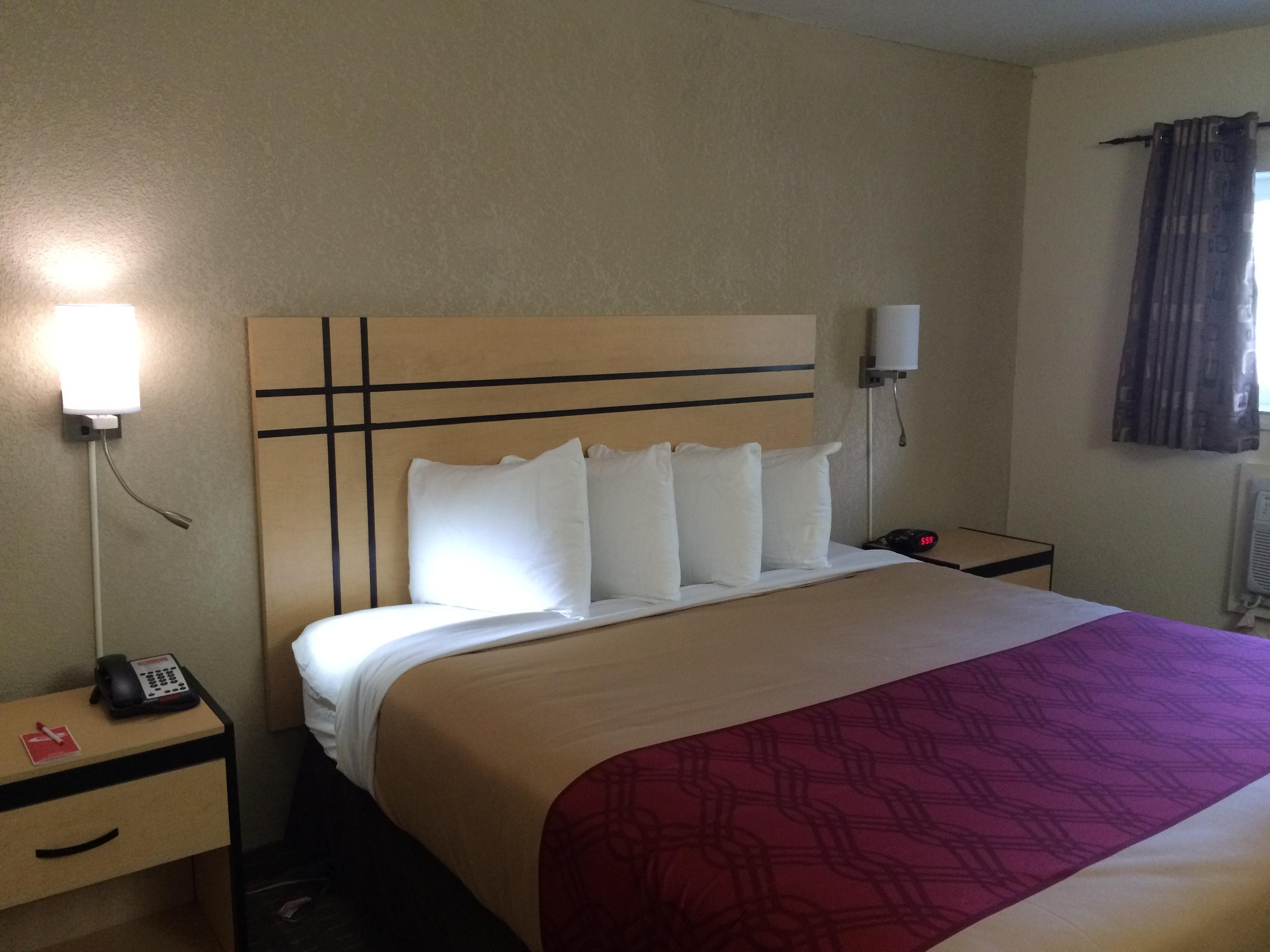 Econo Lodge Rochester I-90 & I-390