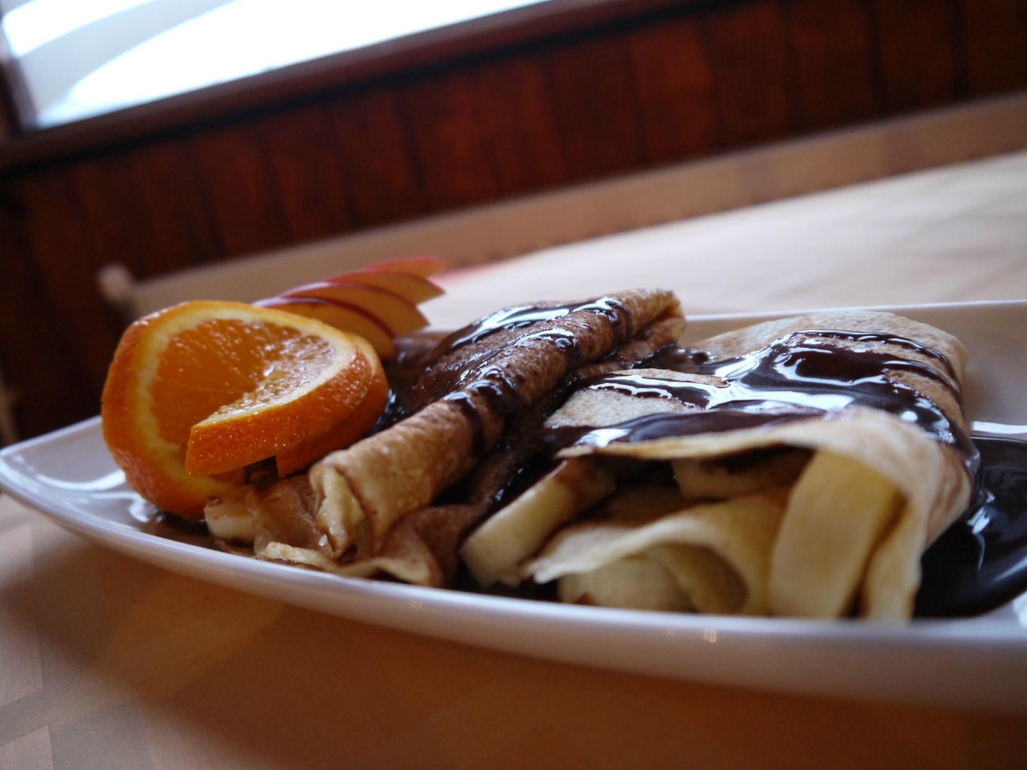 Retro Etterem Es Pizzeria