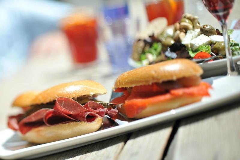 Mani's Coffee & Bagels