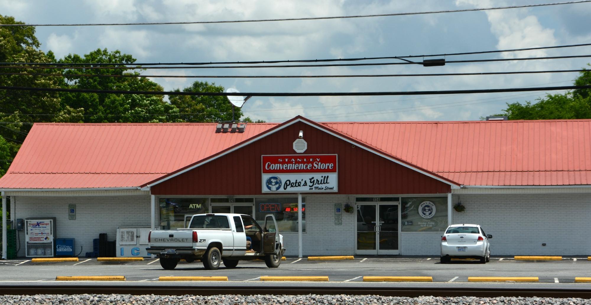 Pete's Grill On Main Street