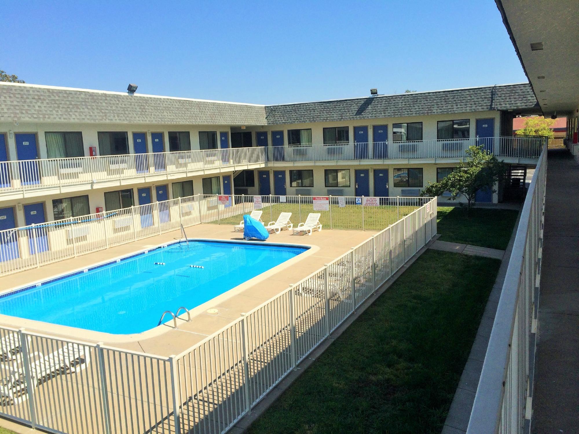 Motel 6 Wichita, KS