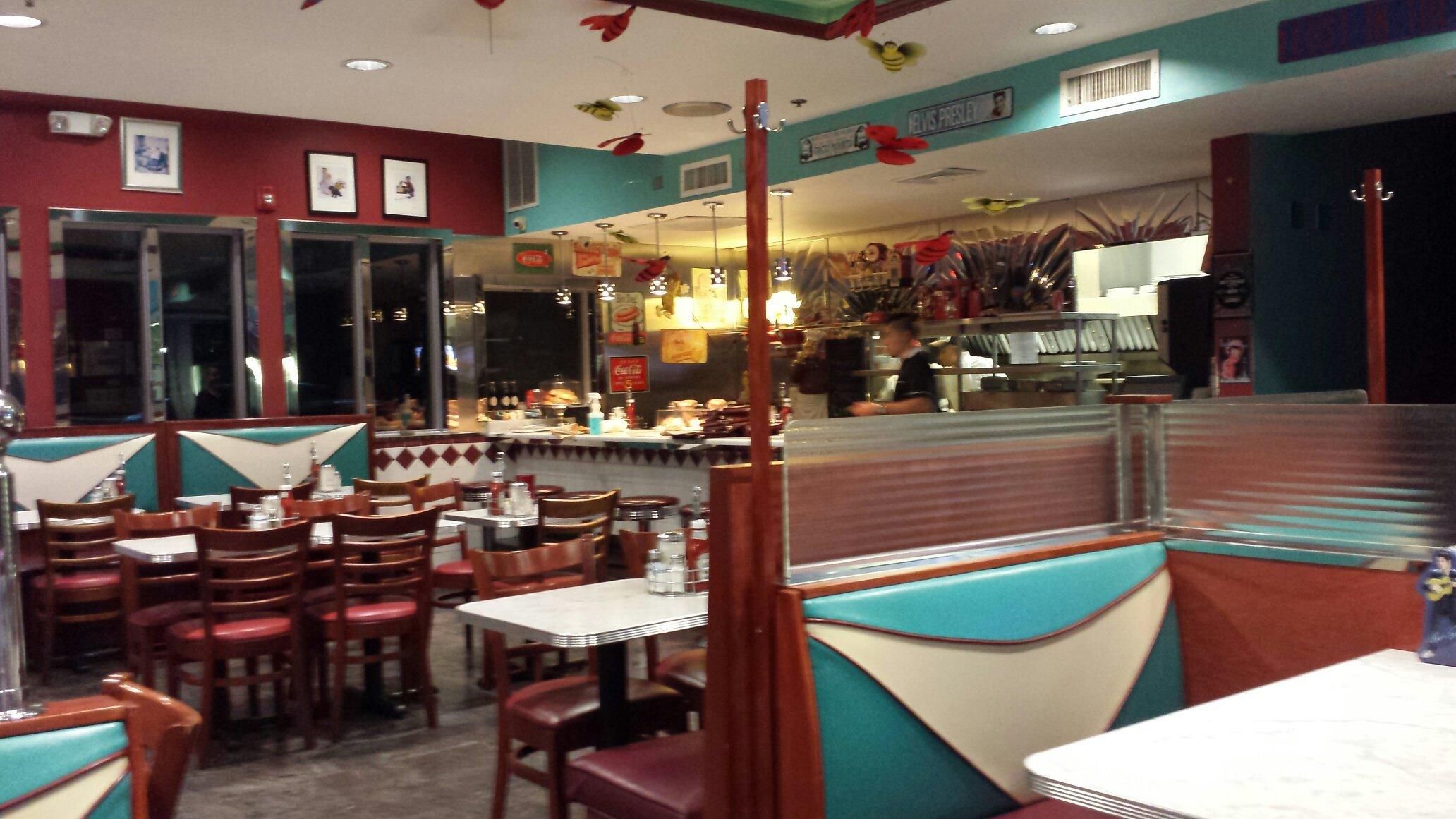 Darien Diner