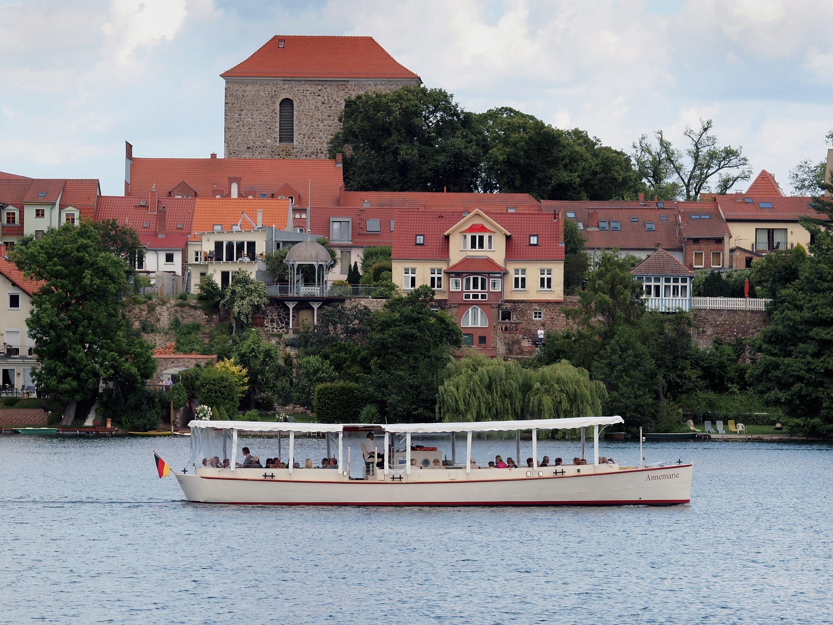 Fahrgastschiff Annemarie