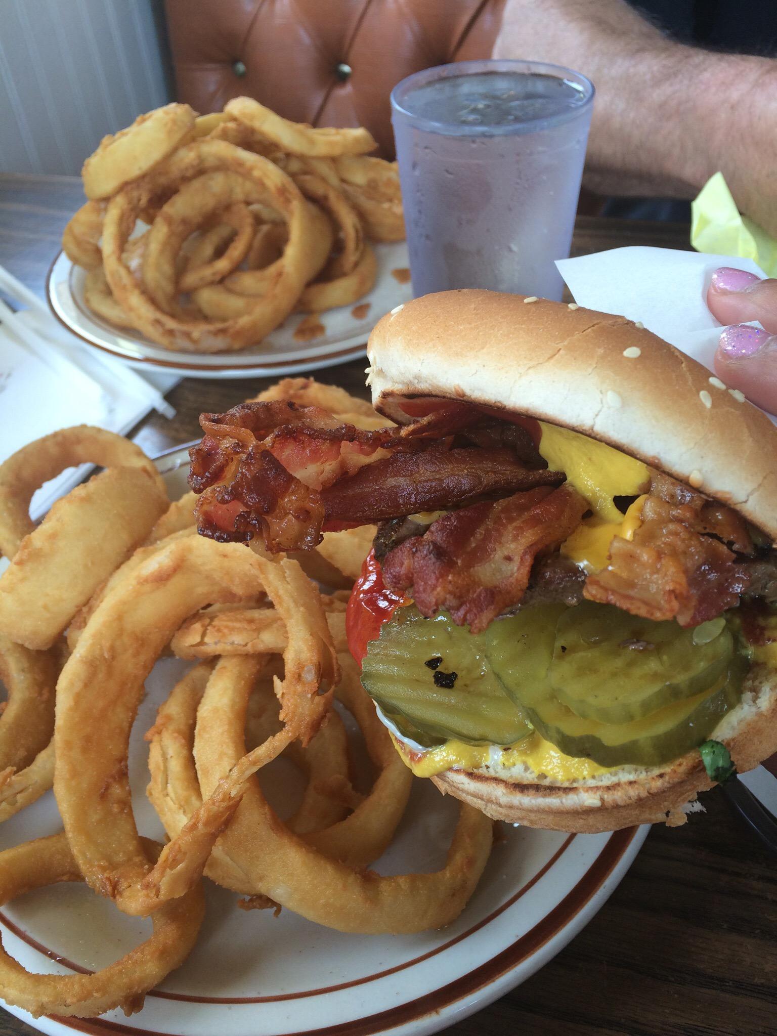 Cozy Corner Drive In