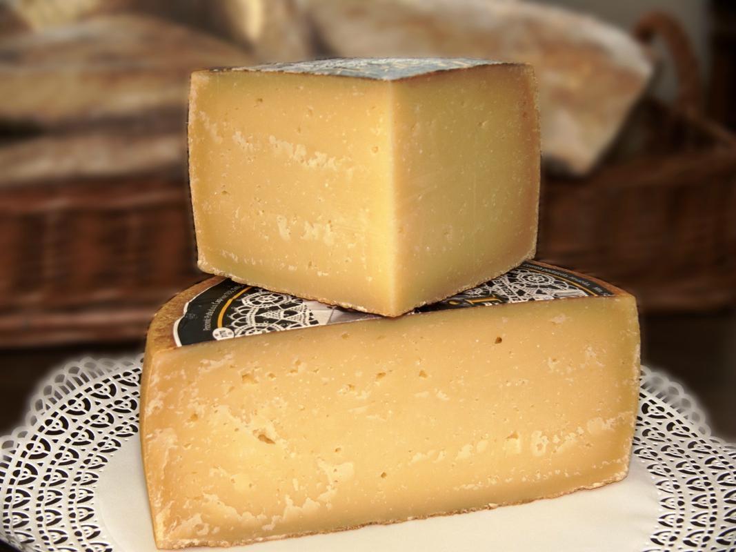 Pršut i Sir / The Cheese Shop & More