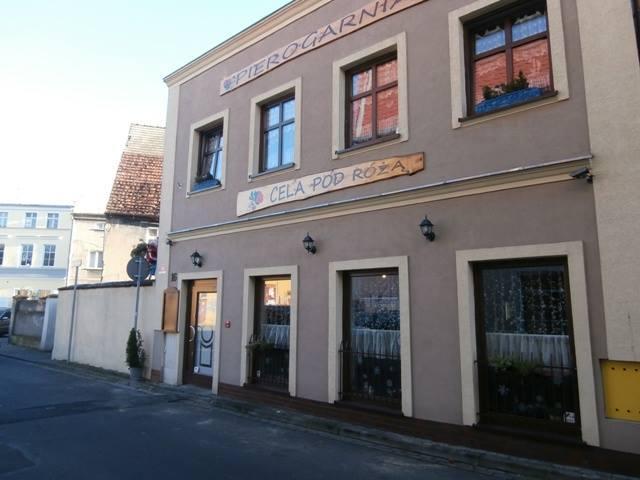 Cela Pod Roza