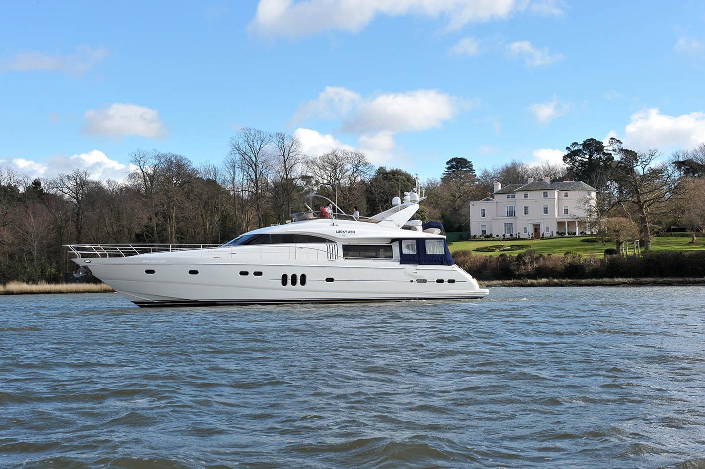 Solent Super Yacht Charters - Day Tours