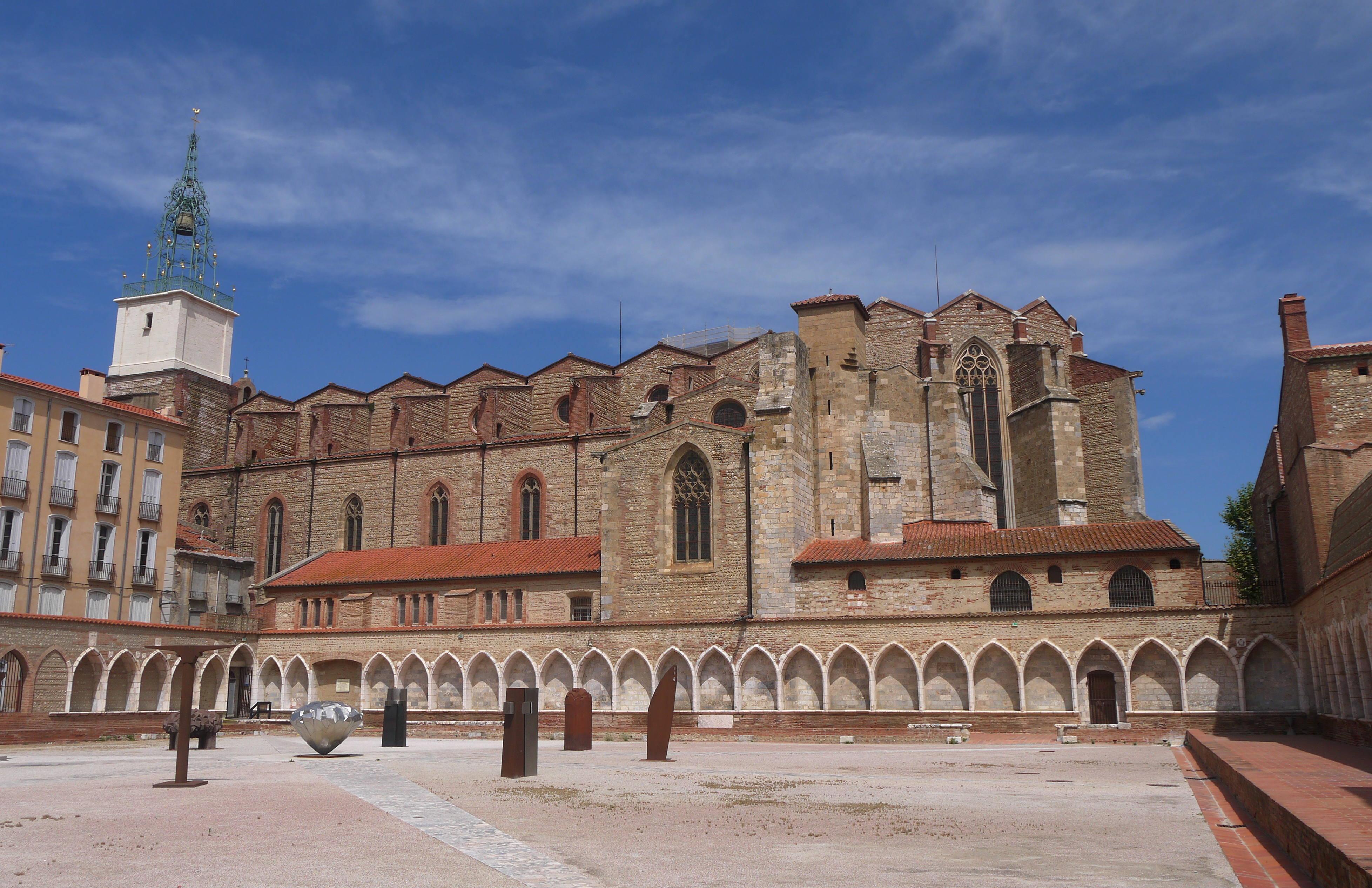 Cloitre-Cimetiere Saint-Jean