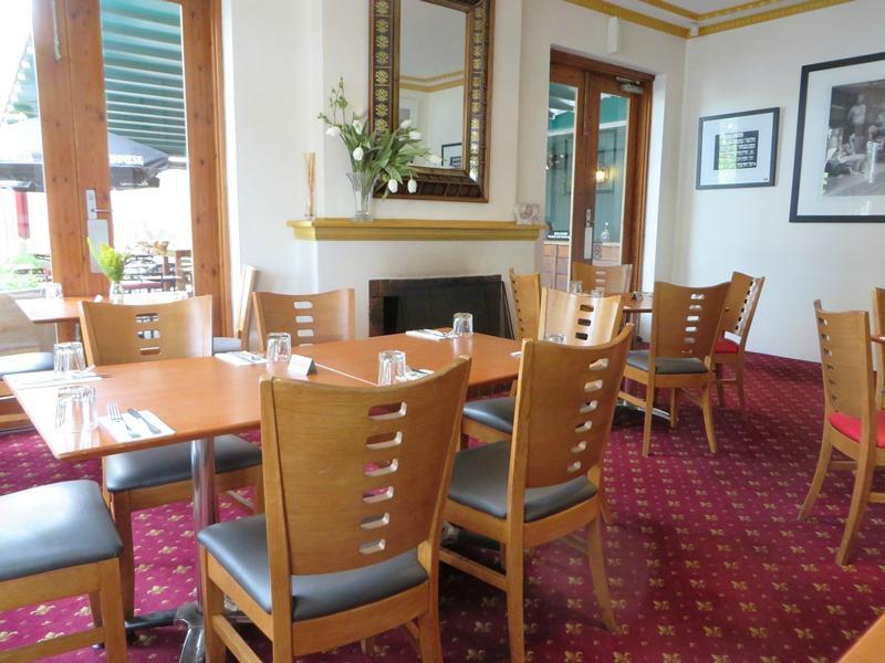 Elephant & Castle Hotel